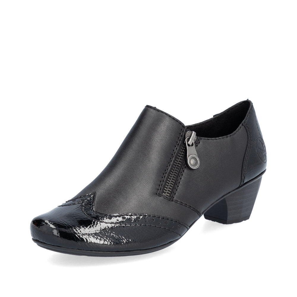Women’s Low-Heel Shoe