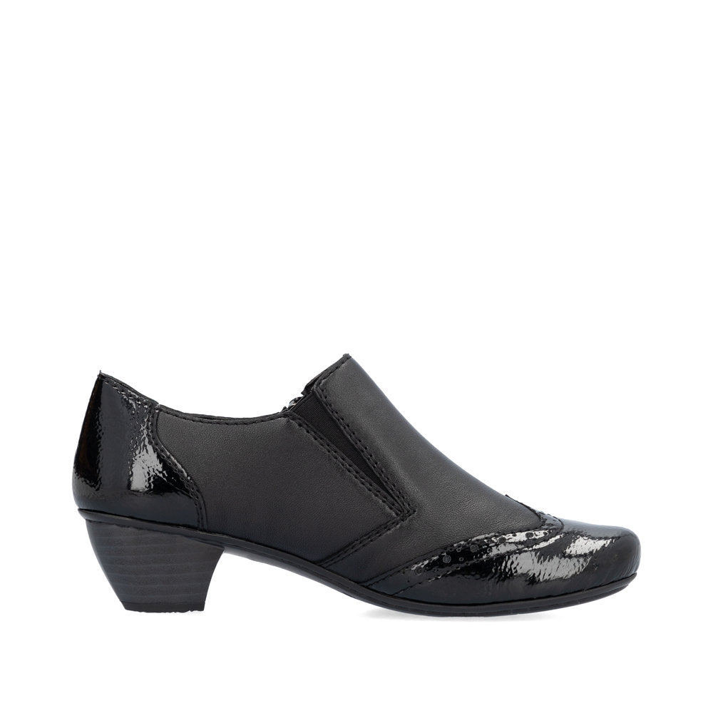 Women’s Low-Heel Shoe