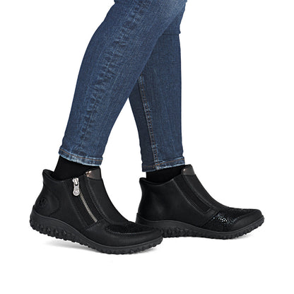 Women’s Wide-Fit Zip-Up Ankle Boot