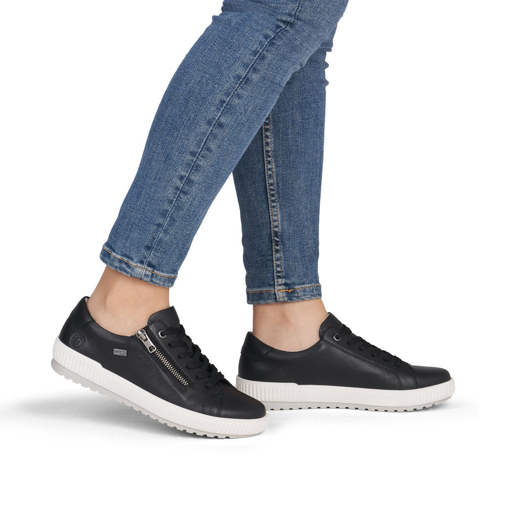 Women’s Leather Lace-Up Shoe