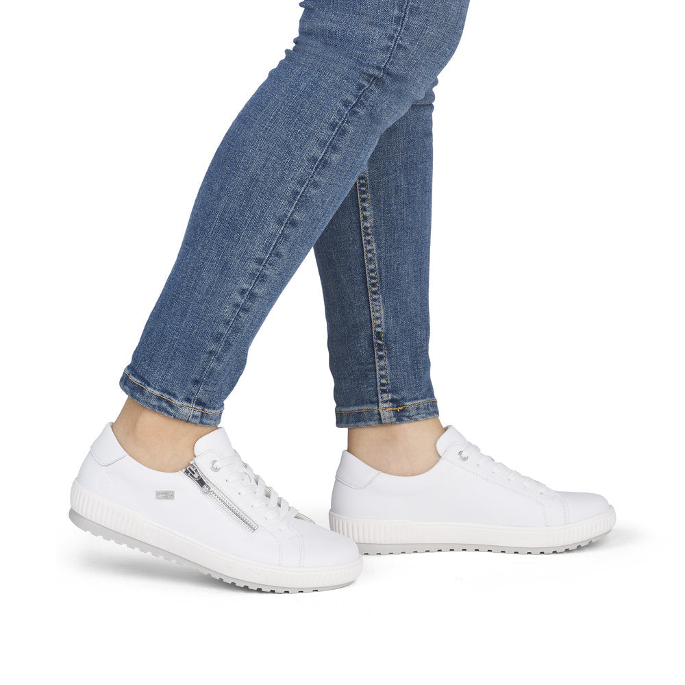 Women’s Leather Lace-Up Shoe