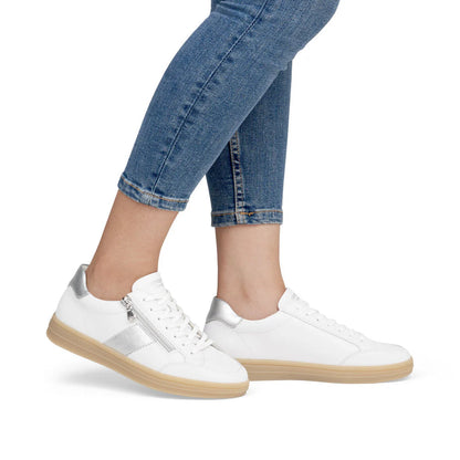 Women’s Leather Lace-Up Sneaker