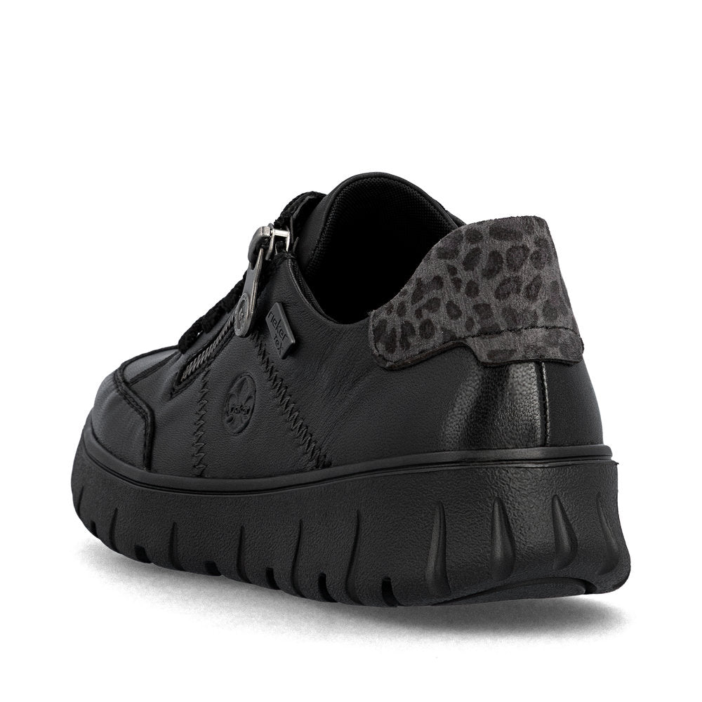 Women’s Leather Lace-Up Walking Shoe