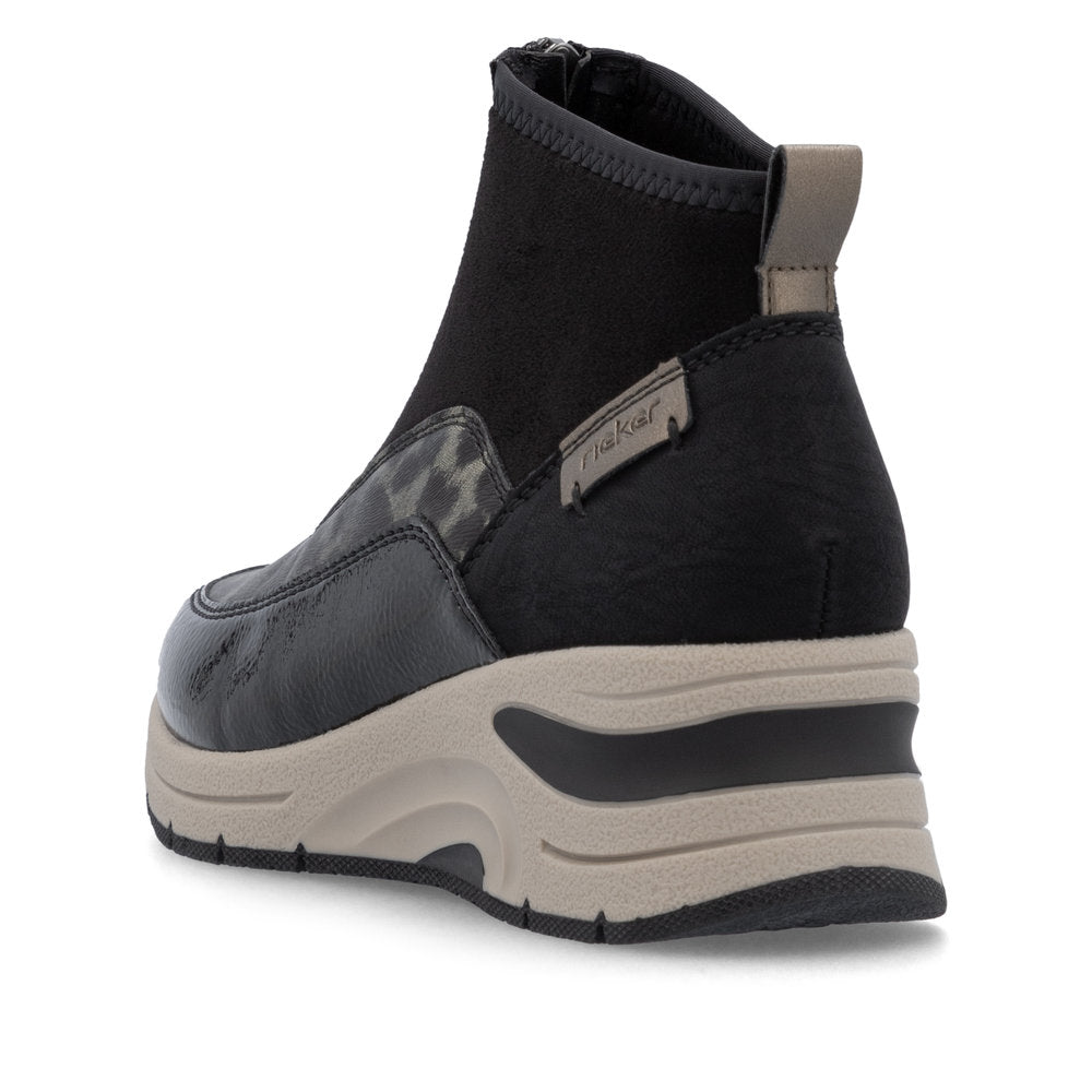 Women’s Leather Zip-Up Bootie
