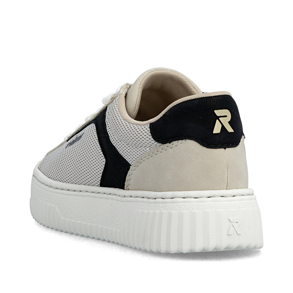 Women’s Lace-Up Shoe