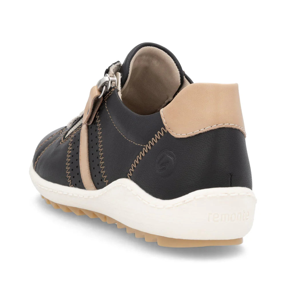 Women’s Leather Lace-Up Casual Shoe