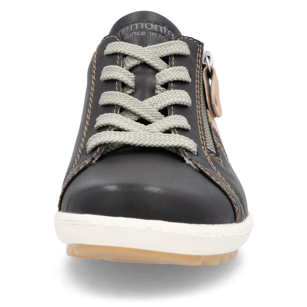 Women’s Leather Lace-Up Casual Shoe
