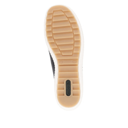 Women’s Leather Lace-Up Casual Shoe