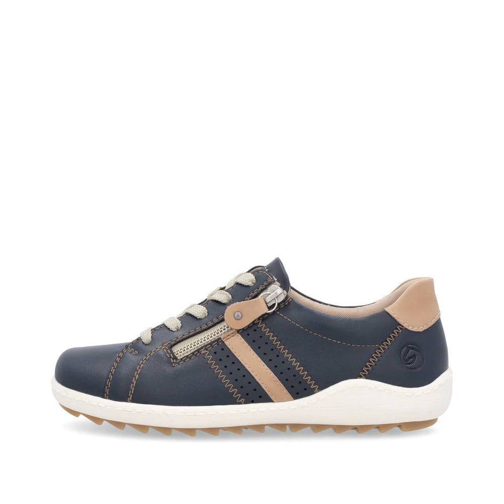 Women’s Leather Lace-Up Casual Shoe